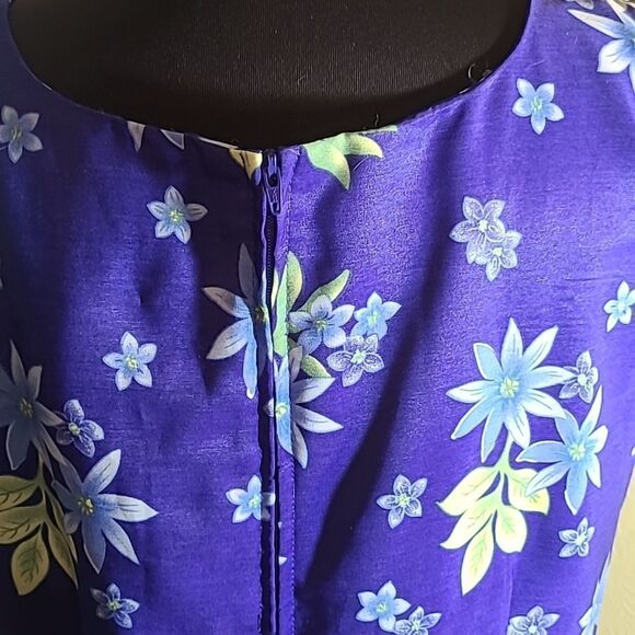 Sag Harbor Dress, Blues with Flowers, Size 16P - Picture 3 of 7